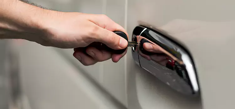 Why Choose Our Auto Locksmith Team in Tucson, AZ?